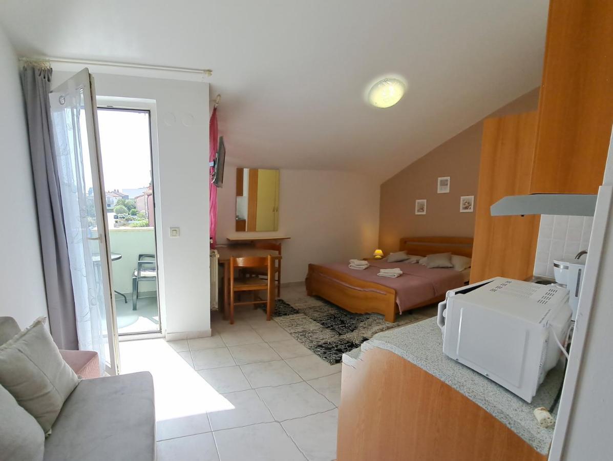 Studio Apartman Olivera โรวีน ภายนอก รูปภาพ